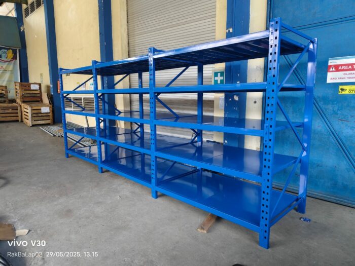 RAK BESI GUDANG MEDIUM DUTY TIPE ZA-500, Kapasitas 500 KG/SUSUN SHELVING x 4 LEVEL ATAU 2 TON/UNIT RAK: Solusi Kokoh & Modular untuk Gudang Modern