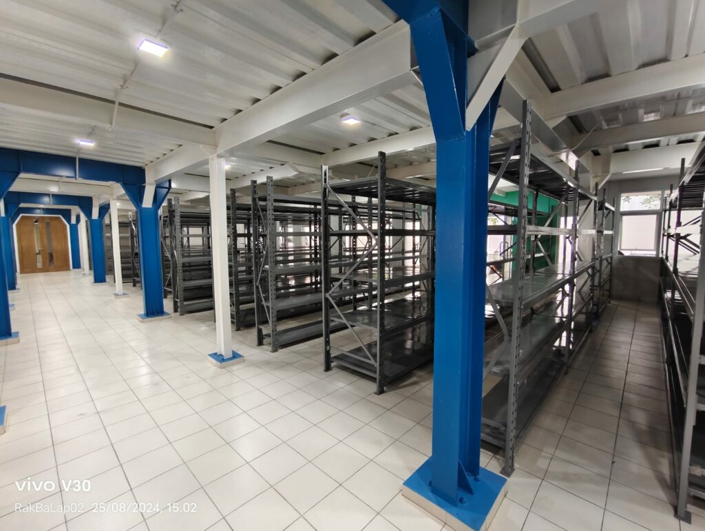 RAK BESI GUDANG MEDIUM DUTY TIPE ZA-300 (PRODUK LOKAL) – KAPASITAS 300 KG / SHELVING ATAU 1,2 TON / UNIT, 4 LEVEL, UKURAN 200x50x200 CM & 200x60x200 CM (WARNA & UKURAN BISA CUSTOM)