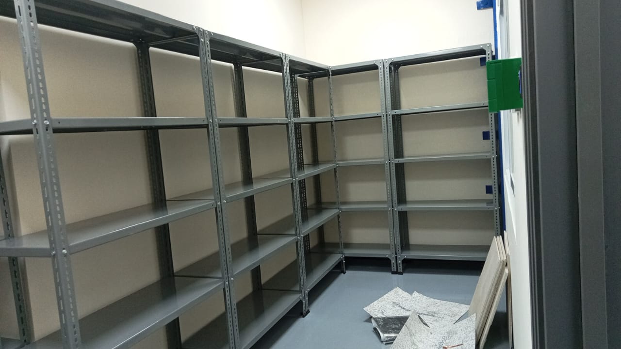 Rak Besi Gudang Siku Lubang Serbaguna di Kawasan Industri Cikarang Selatan – Bekasi oleh Tim RAJA RAK INDONESIA