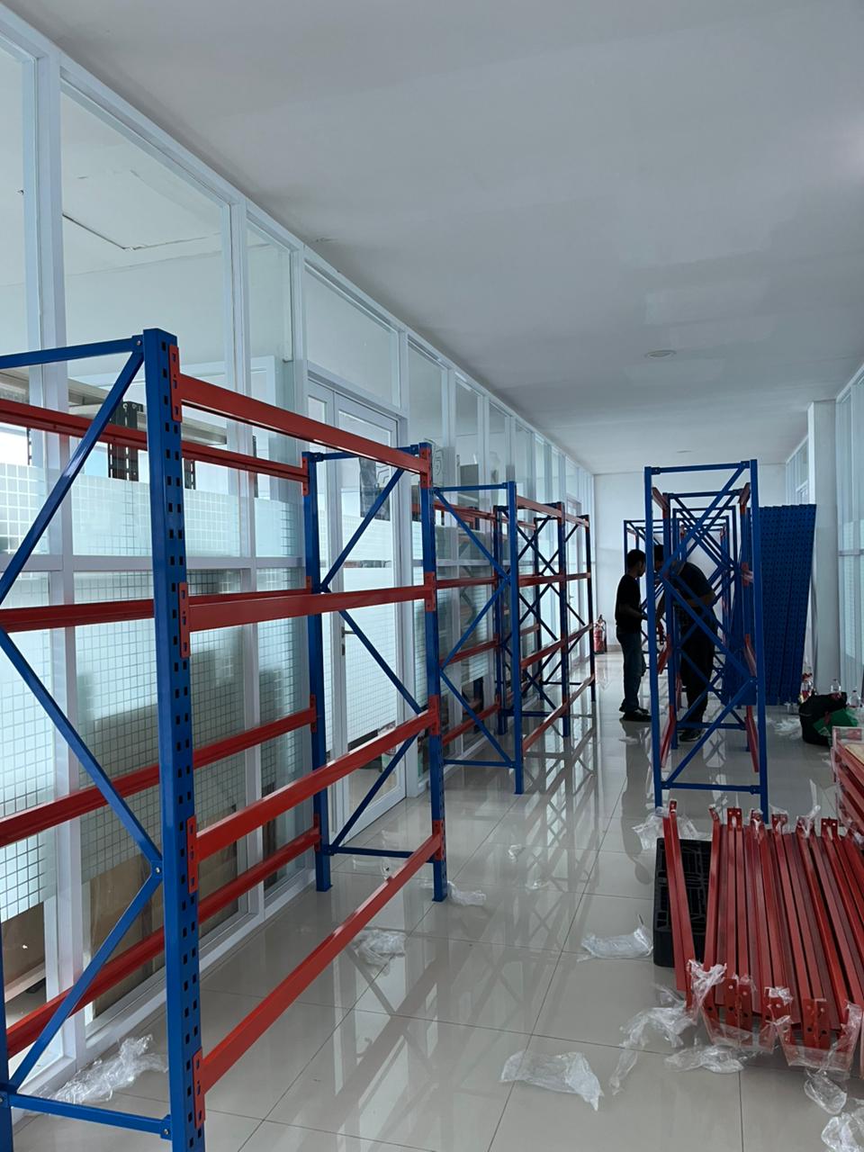 PEMASANGAN RAK BESI SUSUN GUDANG MEDIUM DUTY TIPE ZA-500 DI PERTAMINA PLUMPANG – JAKARTA UTARA OLEH TIM RAJA RAK INDONESIA (RAJARAK.ID | RAJARAKBESI.ID)