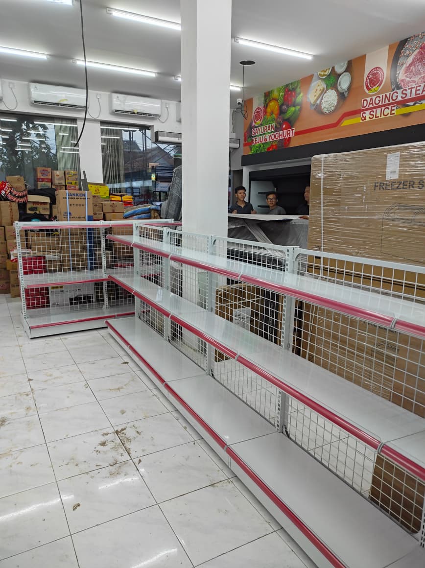 PEMASANGAN RAK MINIMARKET GONDOLA DISPLAY TOKO DAGING NUSANTARA DI PENGGILINGAN – JAKARTA TIMUR OLEH TIM RAJA RAK INDONESIA | RAJARAK,ID – RAKTOKO.ID