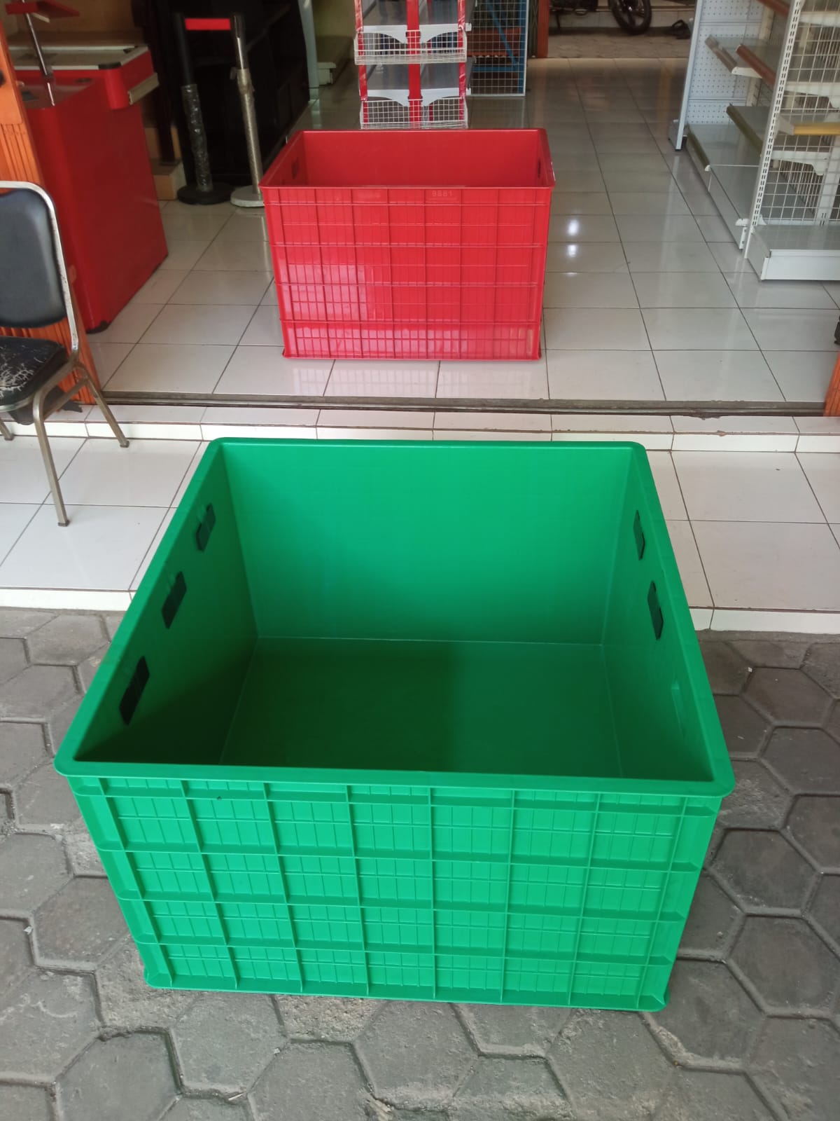 CONTAINER BOX INDUSTRI BESAR PLASTIK RAPAT 640 LITER ATARI 9883 UKURAN 100x100x64 CM | RAJA RAK INDONESIA