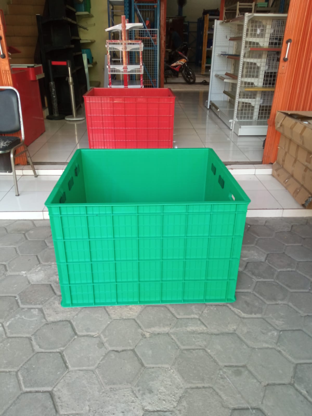 CONTAINER BOX INDUSTRI BESAR PLASTIK RAPAT 640 LITER ATARI 9883 UKURAN 100x100x64 CM | RAJA RAK INDONESIA